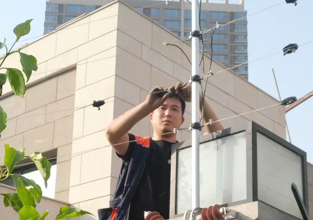 應(yīng)急搶修！?。? >

             </div>

                <div   id=